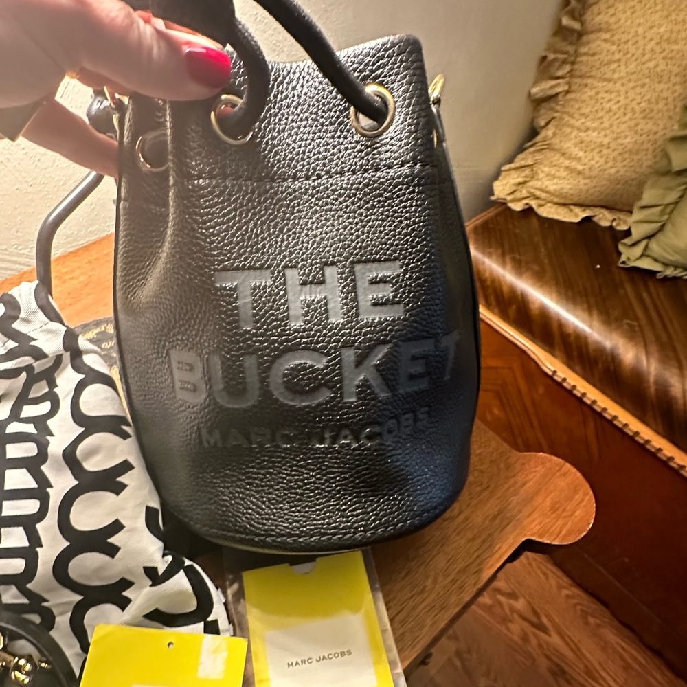 Marc Jacob’s The Bucket Bag: black leather